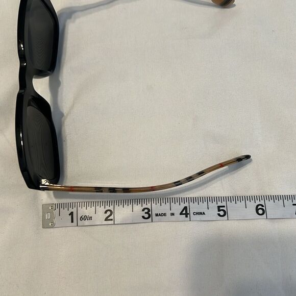 Burberry Elsa black round sunglasses signature print stems excellent condition - Picture 10 of 11